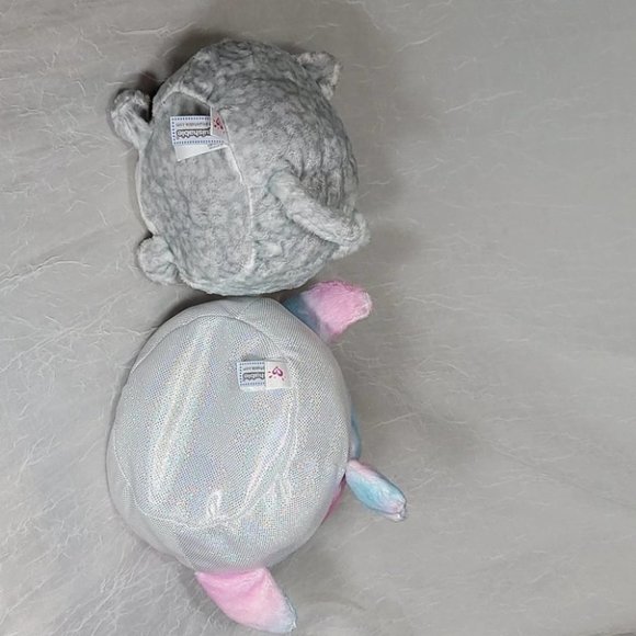 ❤️ 8" Squishable Gray Cat with Rainbow Shark - Picture 8 of 8